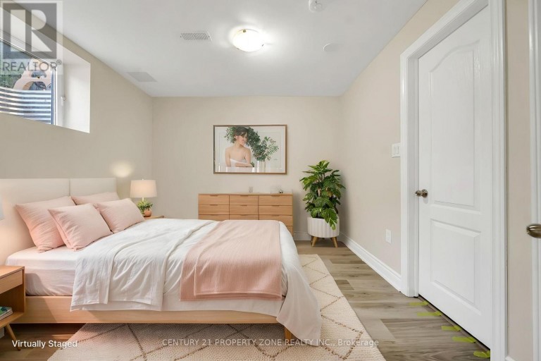 5 SENWOOD STREET, Brampton (Fletcher's Meadow), Ontario, L7A3S6