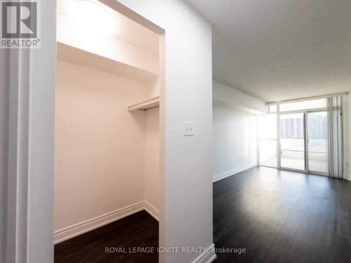 1010 - 5 ROWNTREE ROAD, Toronto (Mount Olive-Silverstone-Jamestown), Ontario, M9V5G9