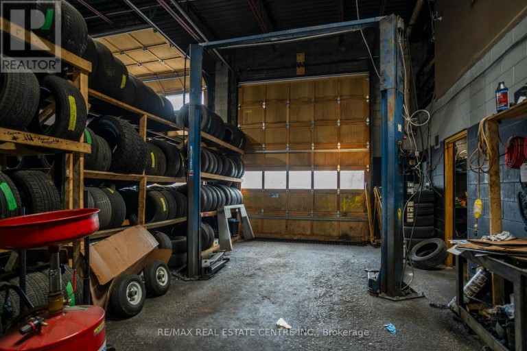 1000 WESTON ROAD, Toronto (Mount Dennis), Ontario, M6N3S1