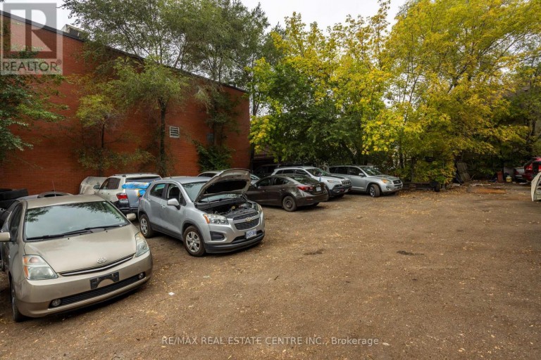 1000 WESTON ROAD, Toronto (Mount Dennis), Ontario, M6N3S1