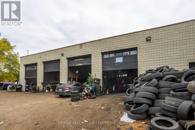 1000 WESTON ROAD, Toronto (Mount Dennis), Ontario, M6N3S1