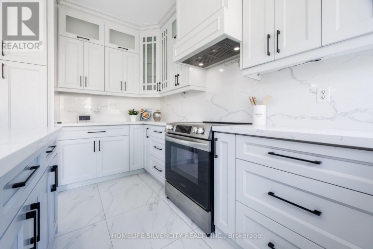 25 VAN HOOF CRESCENT, Brampton (Vales of Castlemore), Ontario, L6P1S7