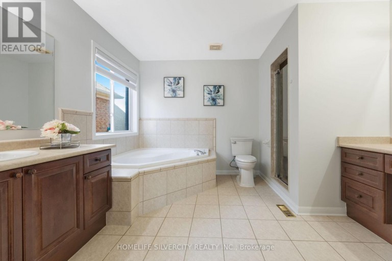 25 VAN HOOF CRESCENT, Brampton (Vales of Castlemore), Ontario, L6P1S7