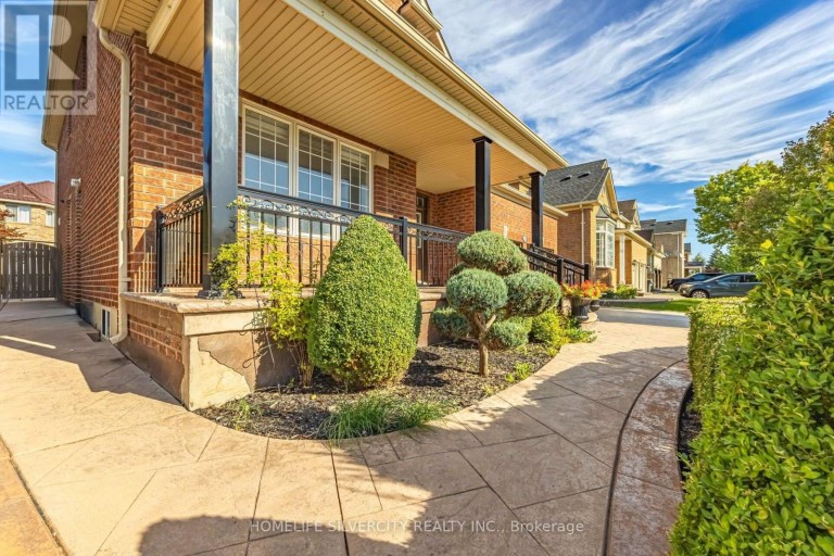 25 VAN HOOF CRESCENT, Brampton (Vales of Castlemore), Ontario, L6P1S7