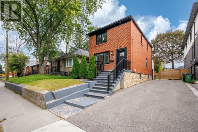 3517 ST CLAIR AVENUE E, Toronto (Clairlea-Birchmount), Ontario, M1K1L4