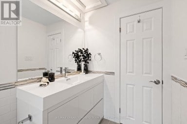 3517 ST CLAIR AVENUE E Toronto (Clairlea-Birchmount) Ontario photo 22