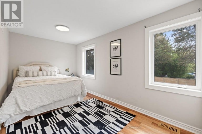 3517 ST CLAIR AVENUE E, Toronto (Clairlea-Birchmount), Ontario, M1K1L4
