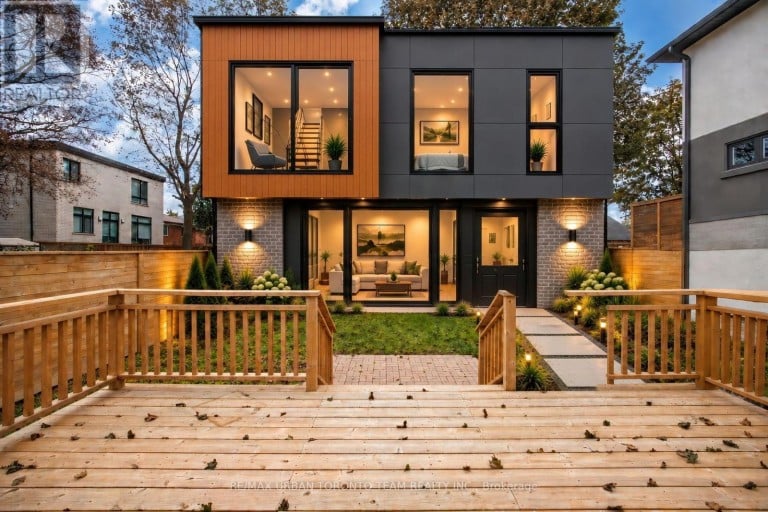 3517 ST CLAIR AVENUE E, Toronto (Clairlea-Birchmount), Ontario, M1K1L4