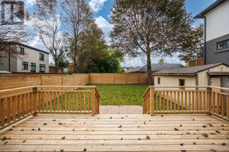 3517 ST CLAIR AVENUE E, Toronto (Clairlea-Birchmount), Ontario, M1K1L4