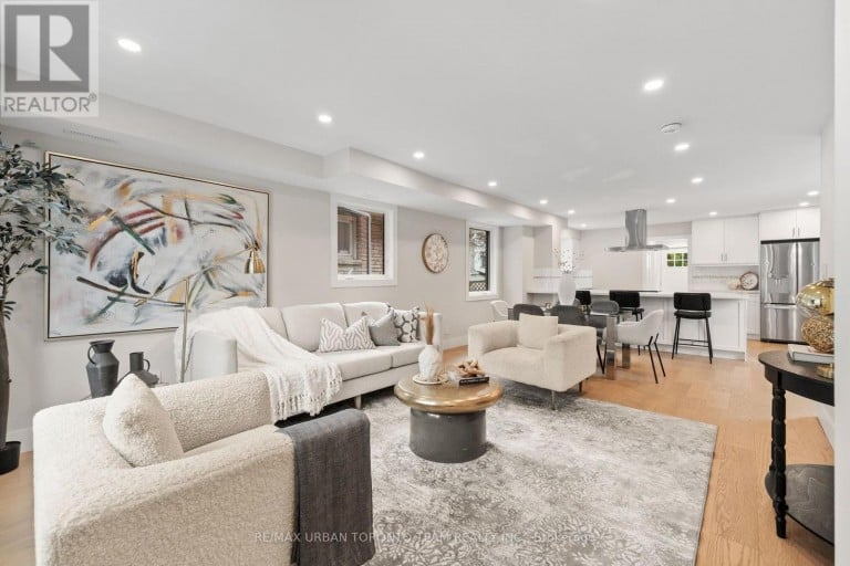 3517 ST CLAIR AVENUE E, Toronto (Clairlea-Birchmount), Ontario, M1K1L4