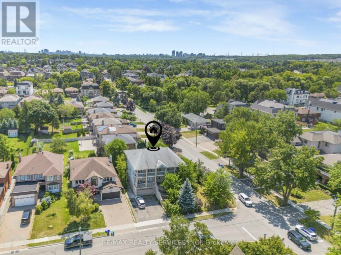 135 SPRUCE AVENUE, Richmond Hill (South Richvale), Ontario, L4C6V9
