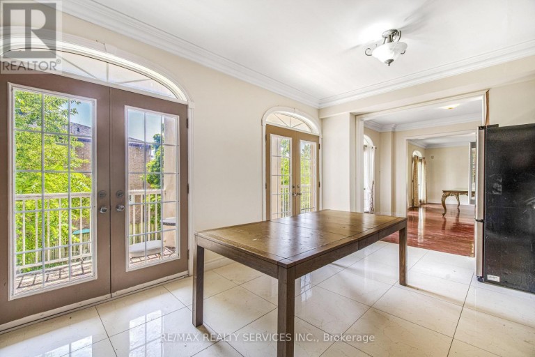 135 SPRUCE AVENUE, Richmond Hill (South Richvale), Ontario, L4C6V9