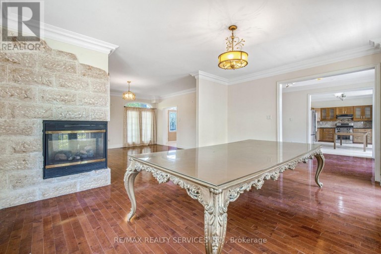 135 SPRUCE AVENUE, Richmond Hill (South Richvale), Ontario, L4C6V9