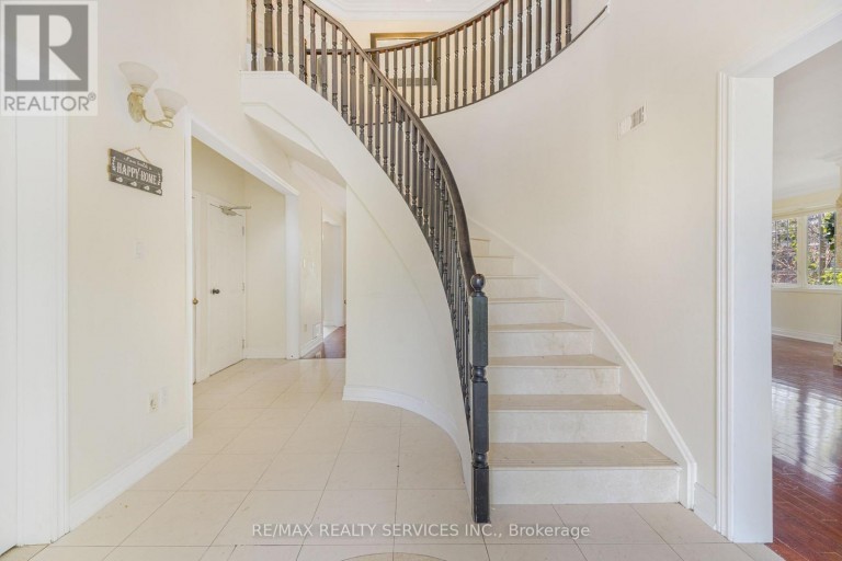 135 SPRUCE AVENUE, Richmond Hill (South Richvale), Ontario, L4C6V9