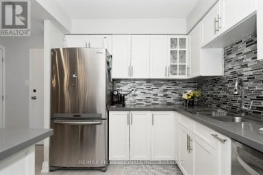 339 - 2 VALHALLA INN ROAD Toronto (Islington-City Centre West) Ontario photo 13