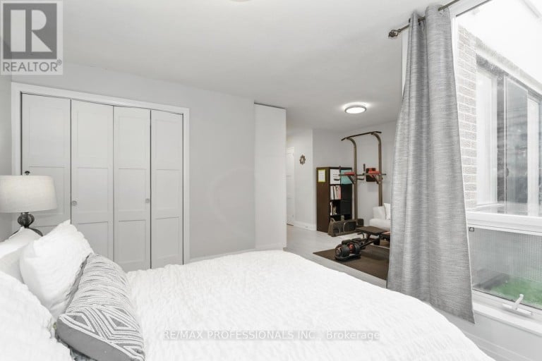 339 - 2 VALHALLA INN ROAD, Toronto (Islington-City Centre West), Ontario, M9B6C3