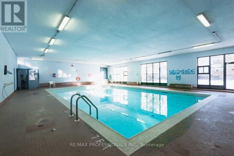 339 - 2 VALHALLA INN ROAD, Toronto (Islington-City Centre West), Ontario, M9B6C3