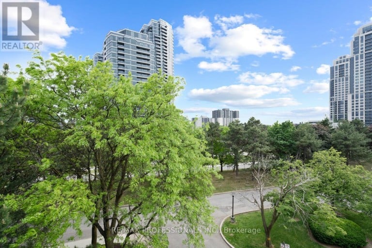 339 - 2 VALHALLA INN ROAD, Toronto (Islington-City Centre West), Ontario, M9B6C3