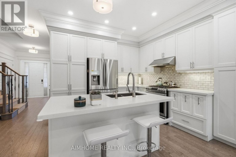 15 CALAMINT LANE, Richmond Hill (Oak Ridges Lake Wilcox), Ontario, L4E1C3