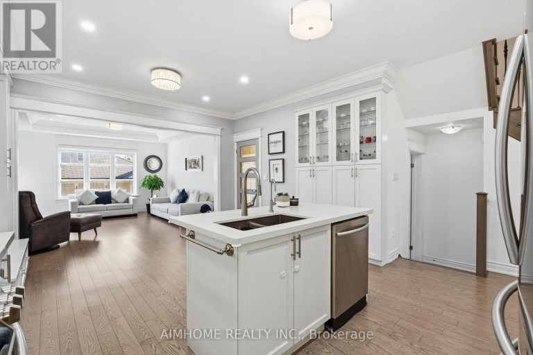 15 CALAMINT LANE, Richmond Hill (Oak Ridges Lake Wilcox), Ontario, L4E1C3