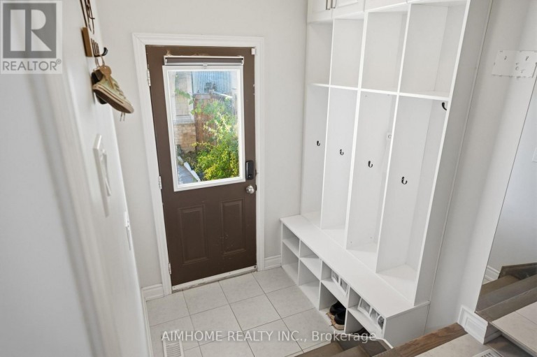 15 CALAMINT LANE, Richmond Hill (Oak Ridges Lake Wilcox), Ontario, L4E1C3