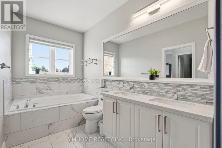 15 CALAMINT LANE, Richmond Hill (Oak Ridges Lake Wilcox), Ontario, L4E1C3
