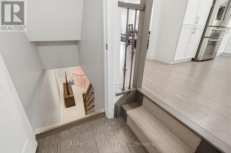 15 CALAMINT LANE, Richmond Hill (Oak Ridges Lake Wilcox), Ontario, L4E1C3