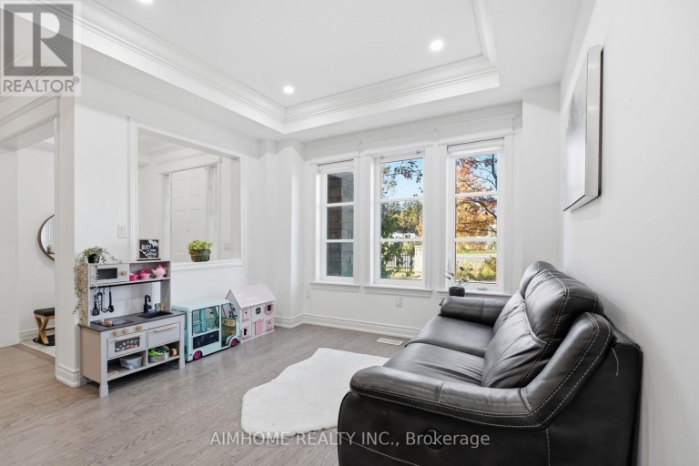 15 CALAMINT LANE, Richmond Hill (Oak Ridges Lake Wilcox), Ontario, L4E1C3
