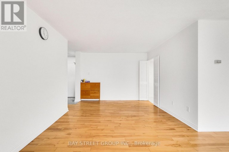 1207 - 10 STONEHILL COURT, Toronto (L'Amoreaux), Ontario, M1W2X8