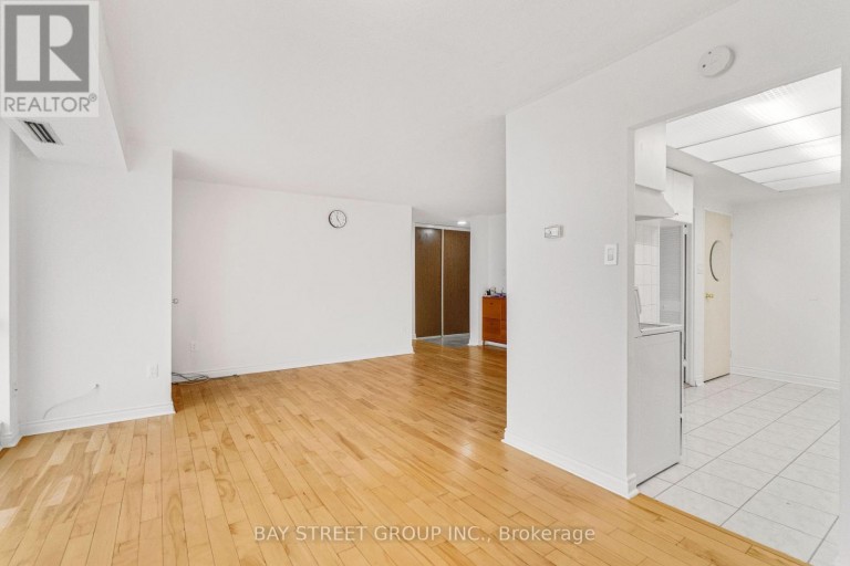 1207 - 10 STONEHILL COURT, Toronto (L'Amoreaux), Ontario, M1W2X8