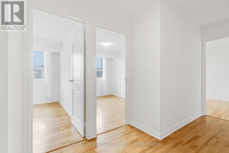 1207 - 10 STONEHILL COURT, Toronto (L'Amoreaux), Ontario, M1W2X8