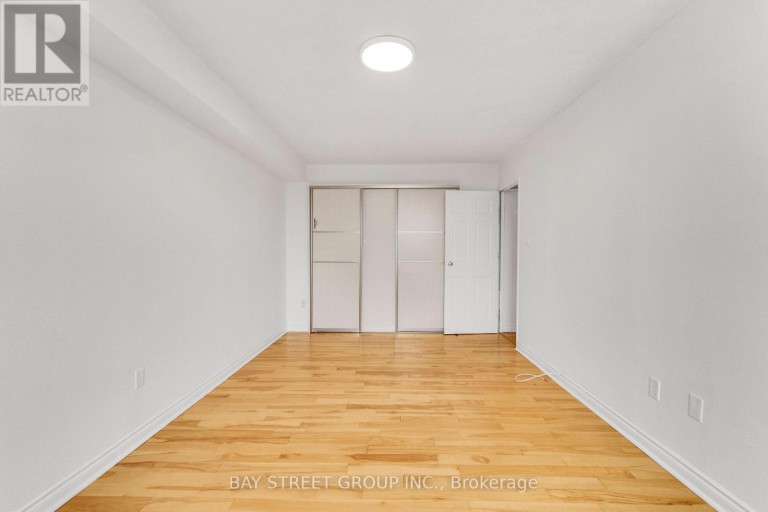 1207 - 10 STONEHILL COURT, Toronto (L'Amoreaux), Ontario, M1W2X8