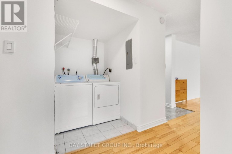 1207 - 10 STONEHILL COURT, Toronto (L'Amoreaux), Ontario, M1W2X8