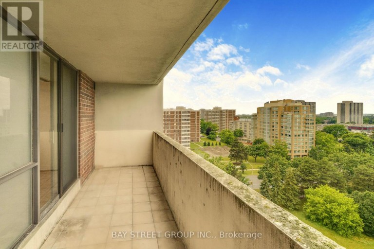 1207 - 10 STONEHILL COURT, Toronto (L'Amoreaux), Ontario, M1W2X8