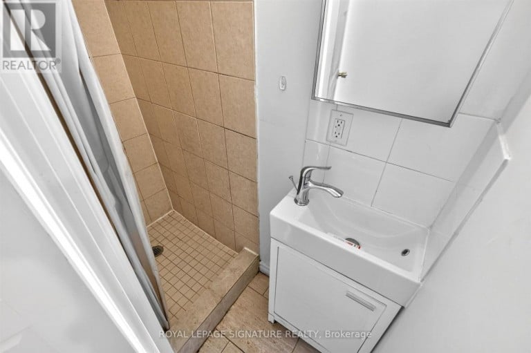212 LIPPINCOTT STREET, Toronto (University), Ontario, M5S2P5
