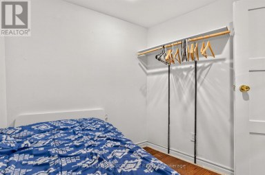 212 LIPPINCOTT STREET Toronto (University) Ontario photo 16