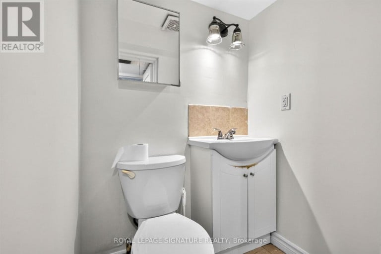 212 LIPPINCOTT STREET, Toronto (University), Ontario, M5S2P5
