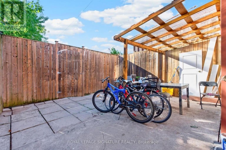 212 LIPPINCOTT STREET, Toronto (University), Ontario, M5S2P5