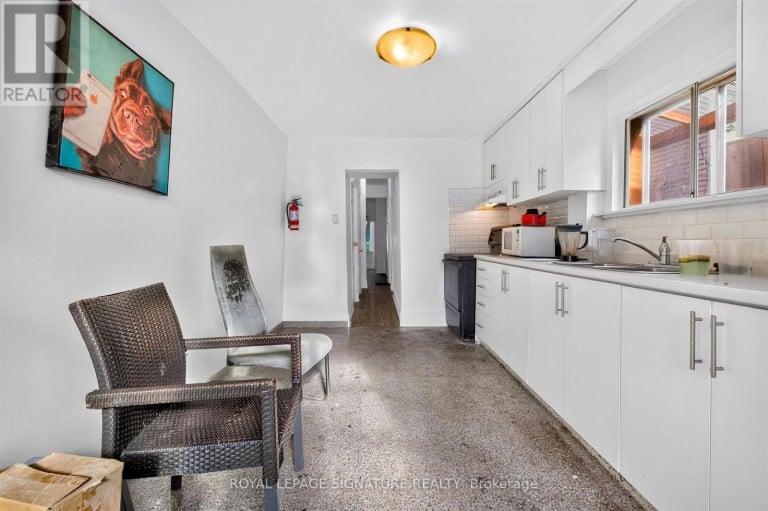 212 LIPPINCOTT STREET, Toronto (University), Ontario, M5S2P5
