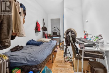 212 LIPPINCOTT STREET Toronto (University) Ontario photo 8
