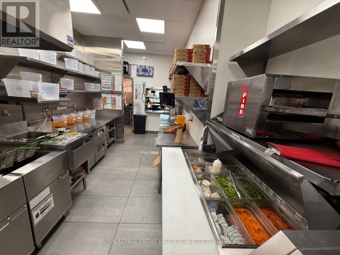 D10 - 400 SCOTT STREET, St. Catharines (Carlton/Bunting), Ontario, L2M3W4