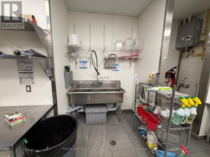 D10 - 400 SCOTT STREET, St. Catharines (Carlton/Bunting), Ontario, L2M3W4