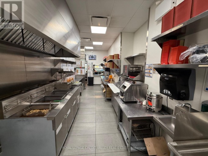D10 - 400 SCOTT STREET, St. Catharines (Carlton/Bunting), Ontario, L2M3W4