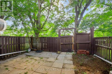 102 - 121 UNIVERSITY AVENUE E Waterloo Ontario photo 20