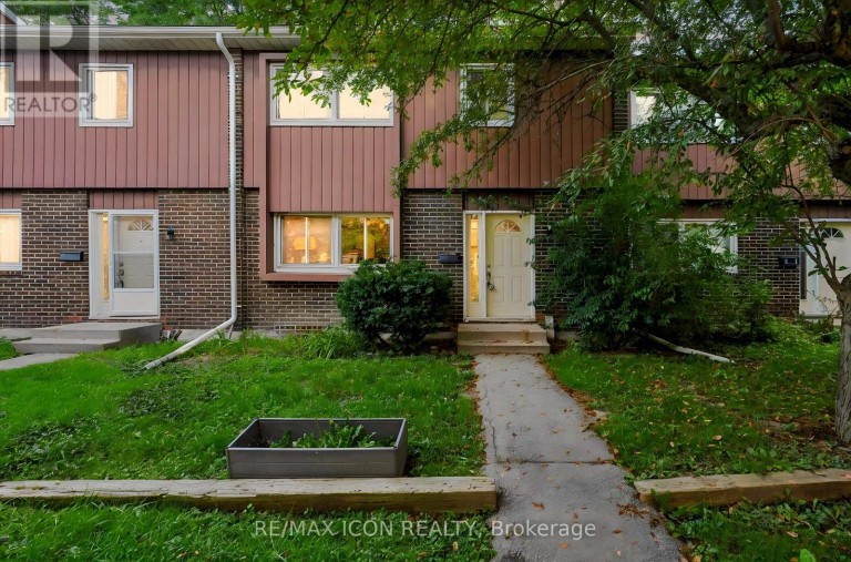 102 - 121 UNIVERSITY AVENUE E, Waterloo, Ontario, N2J4J1