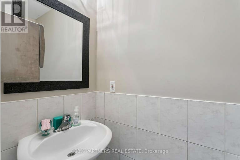 2035-2039 DANFORTH AVENUE, Toronto (Woodbine Corridor), Ontario, M4C1J8