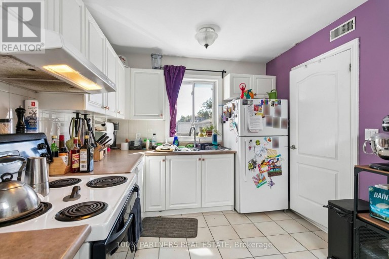 2035-2039 DANFORTH AVENUE, Toronto (Woodbine Corridor), Ontario, M4C1J8