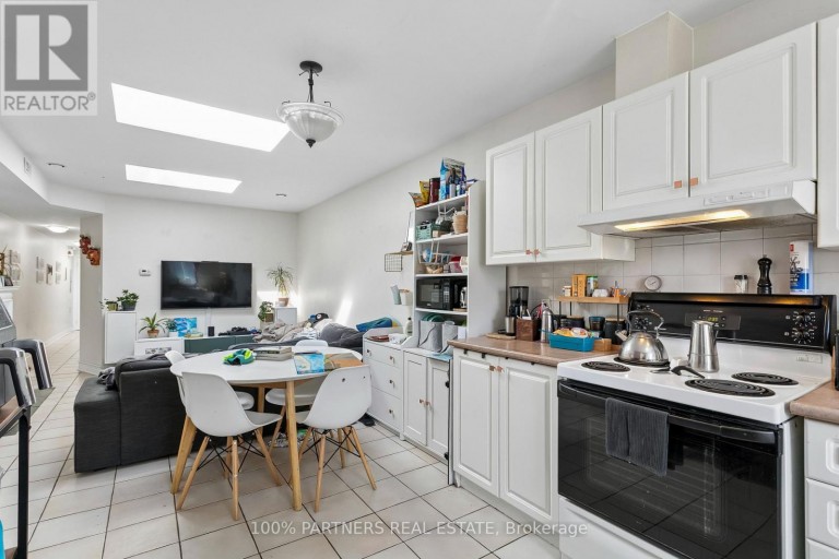 2035-2039 DANFORTH AVENUE, Toronto (Woodbine Corridor), Ontario, M4C1J8