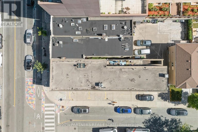 2035-2039 DANFORTH AVENUE, Toronto (Woodbine Corridor), Ontario, M4C1J8