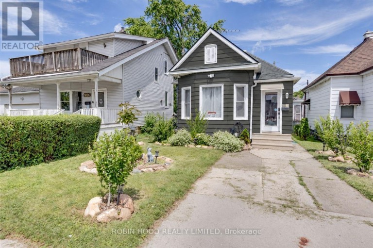 1108 ASSUMPTION STREET, Windsor, Ontario, N9A3C4